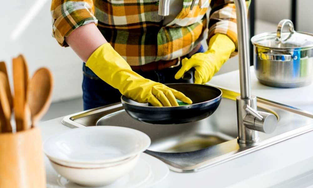 How to Clean Rachael Ray Cookware