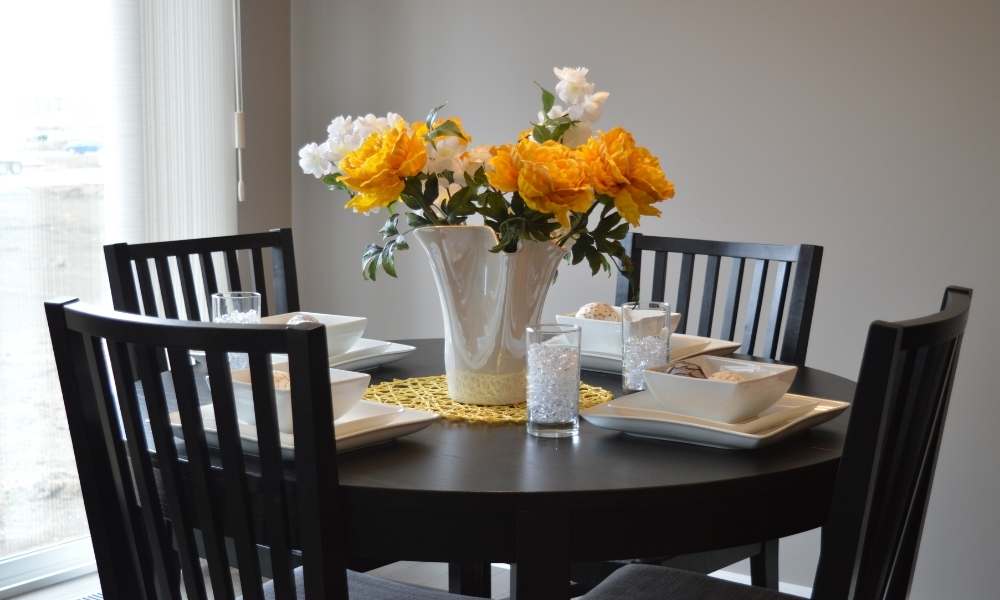 Select the Flower  for Dining Table 