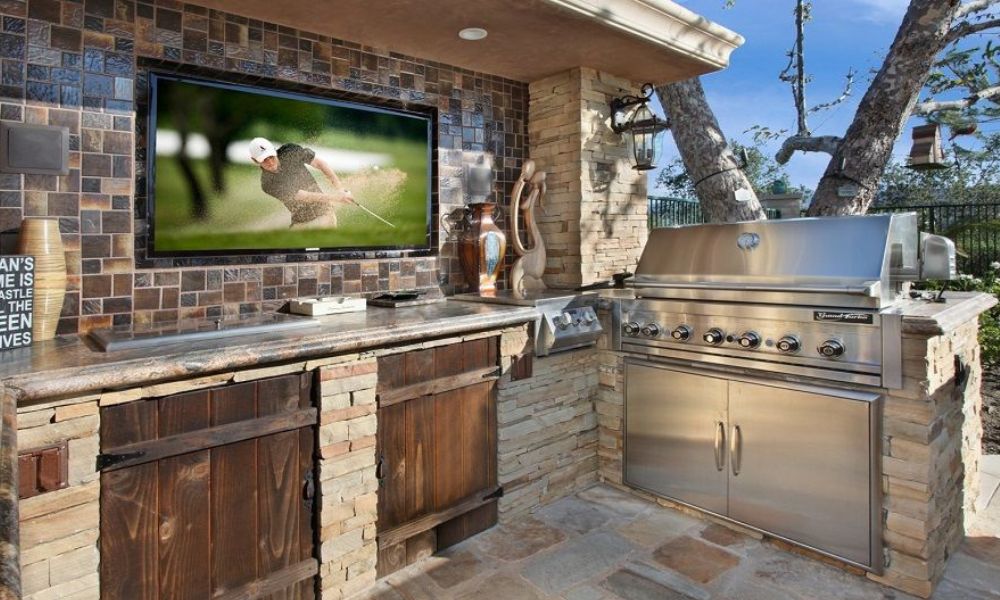 Outdoor Bar  With TV