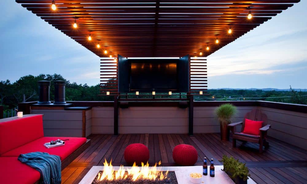 Roof Terrace With TV