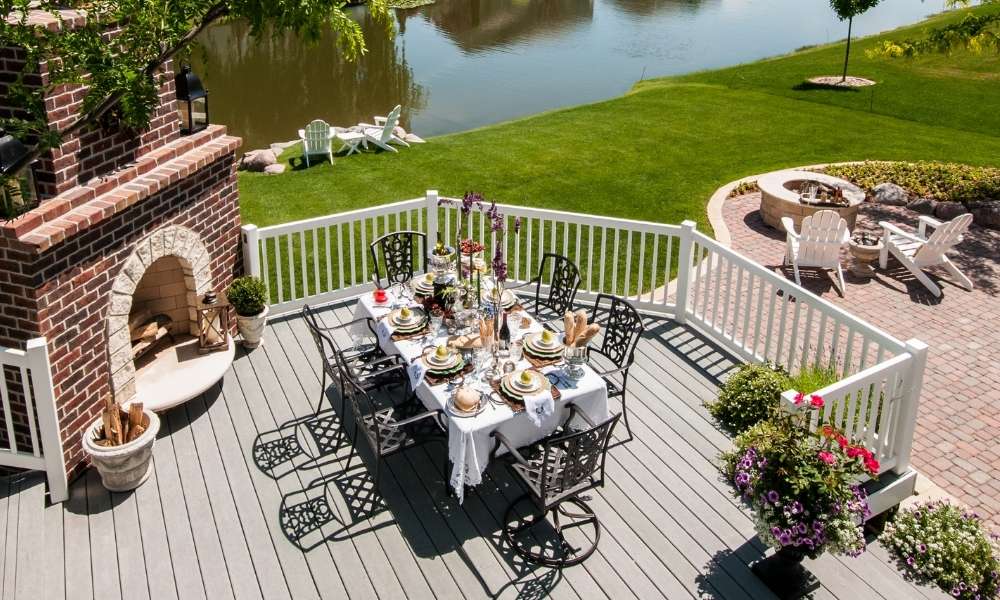 Use A Gorgeous Tablecloth 