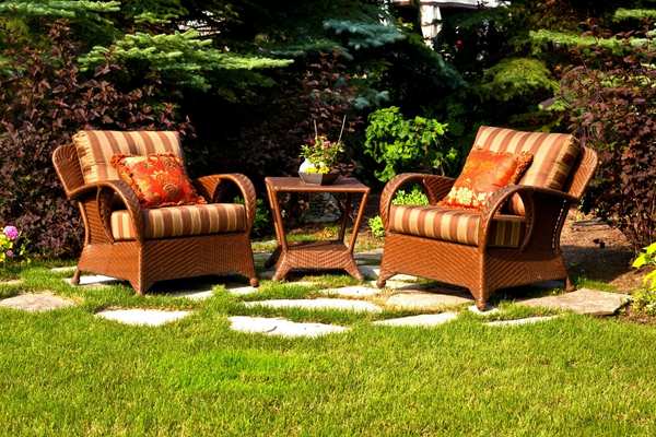 Anthropology To Decorate A Patio Table