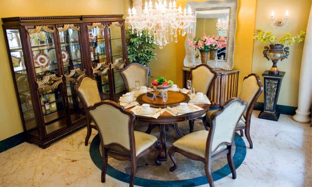 How To Decorate A Round Dining Table
