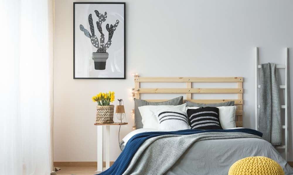 Artwork Hangs For Sunflower Bedroom Ideas