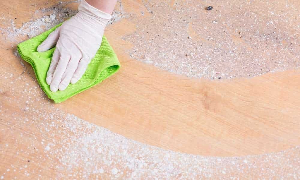 Wipe The Dust to Clean Wood Dining Table