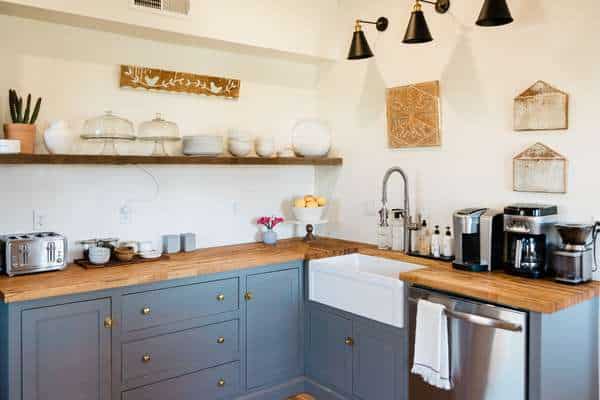 Modern Corner With Drainboard