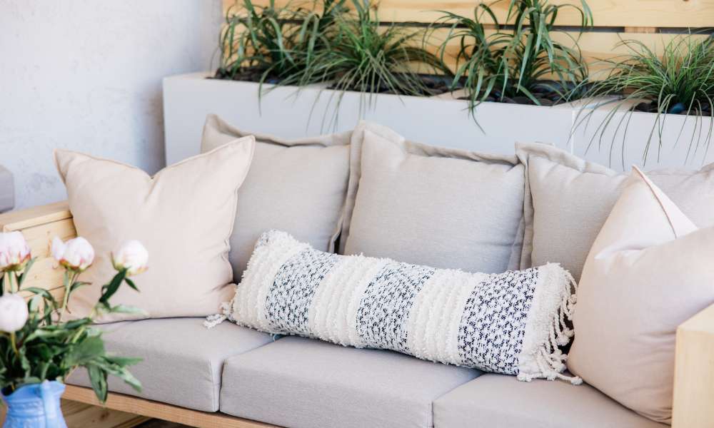 How To Mix And Match Pillows on A Sofa