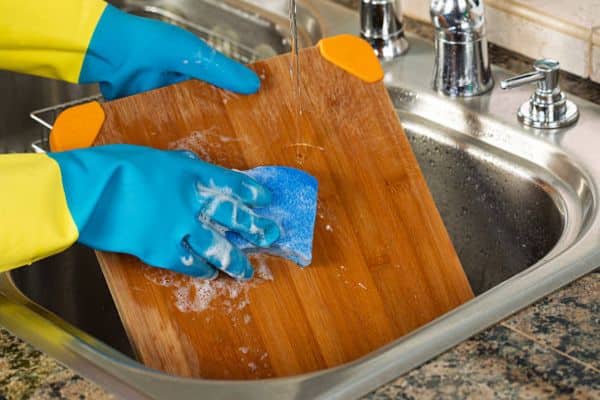 Common Mistakes to Avoid When Cleaning Wooden Cutting Boards