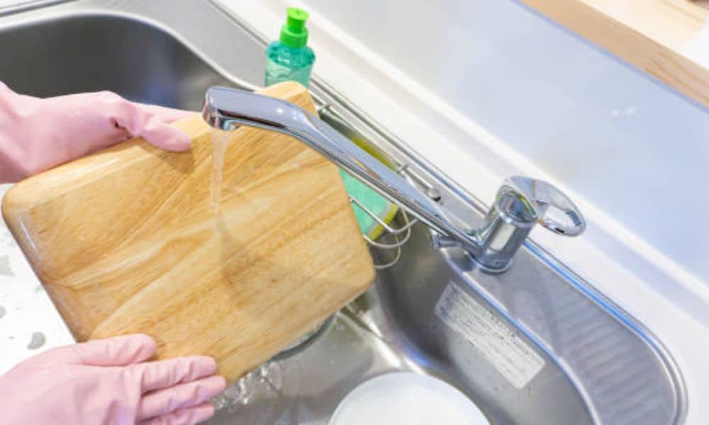 How To Clean A Wood Cutting Board After Raw Meat