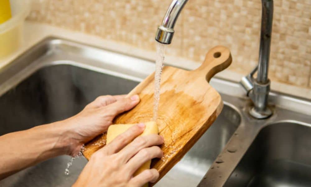 How To Clean Kitchen Cutting Board