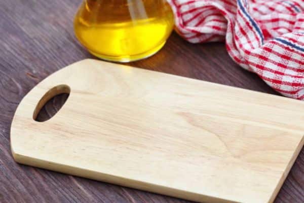 Step-by-Step: How to Oil a Cutting Board for the First Time