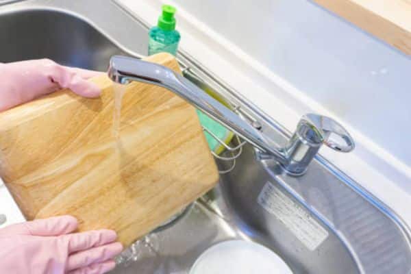 Step-by-Step: How to Remove Black Stains from Cutting Board