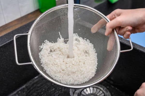  Rinse the Rice to Cook White Rice in a Slow Cooker