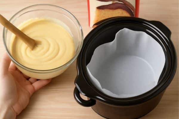 How to Cook a Cake in a Crock Pot: A Beginner’s Guide