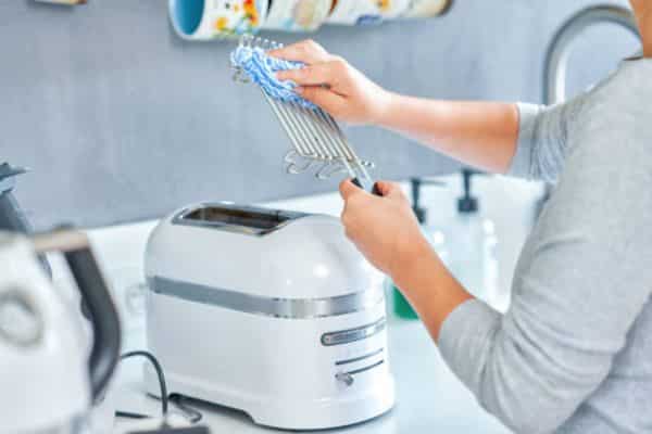 Deep Cleaning Tips for a Cuisinart Toaster