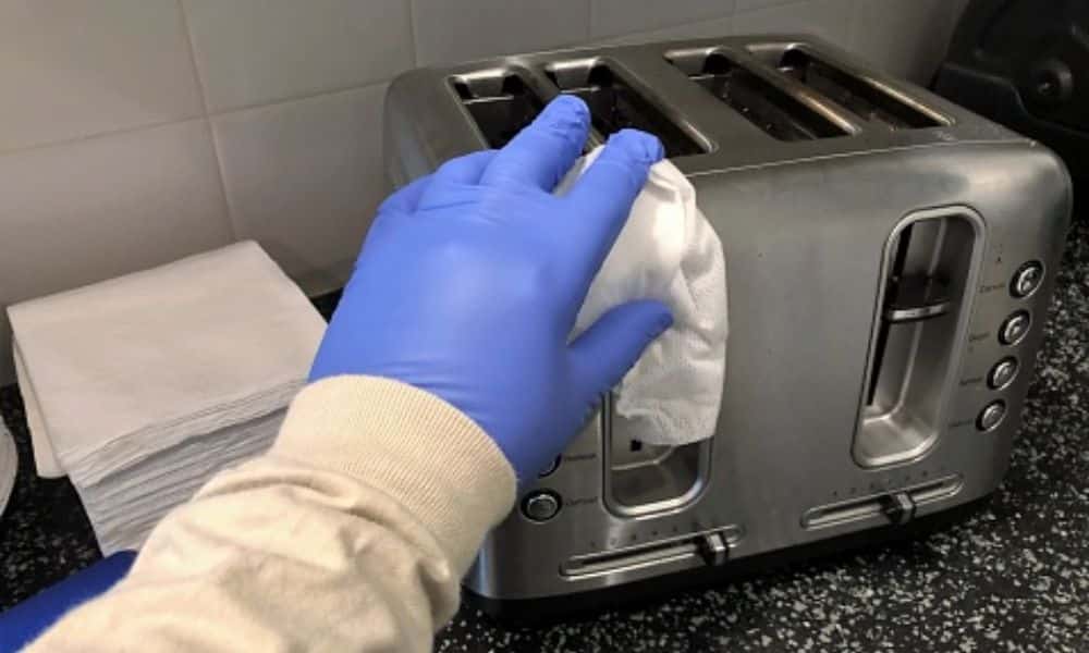 how to clean sandwich toaster