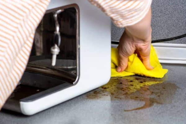 Cleaning Tip – Keep Your Toaster Oven Safe and Shiny