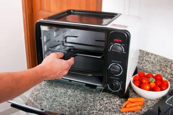 Common Mistakes to Avoid When Cleaning a Breville Toaster Oven