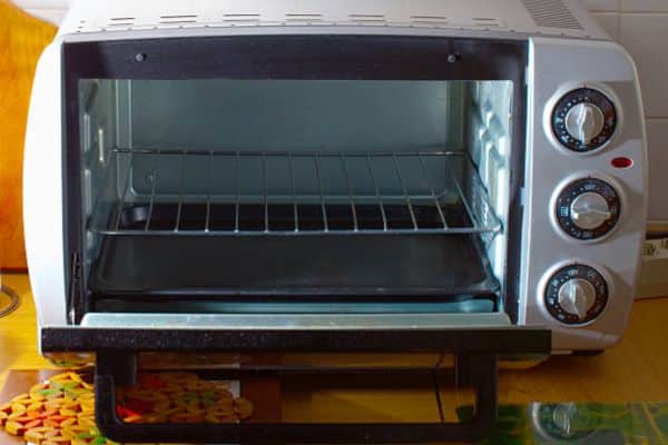 Toaster Oven Smells Like Burning Plastic – What It Means