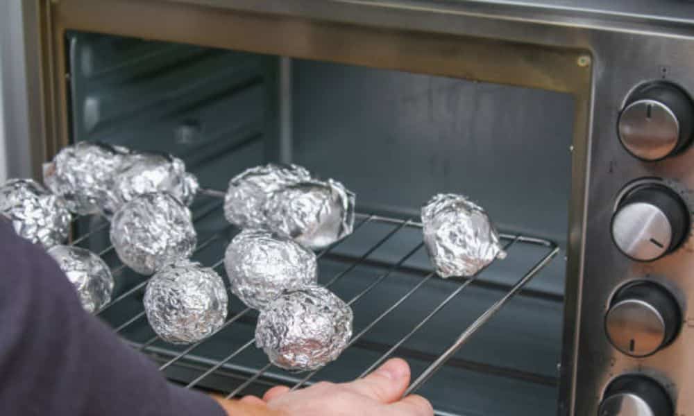 Can You Use Aluminum Foil In A Toaster Oven