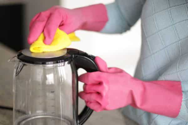 Step-By-Step – How To Clean An Electric Kettle With Vinegar