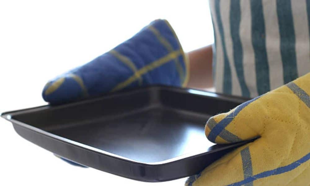 How To Keep Baking Trays From Staining