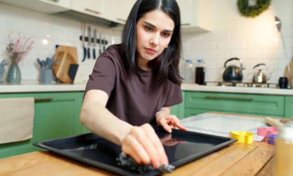 How To Remove Carbon Buildup From Baking Tray