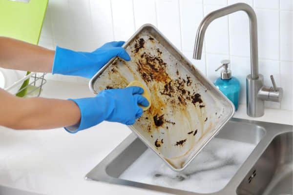 What Happens When You Put Baking Trays in the Dishwasher?