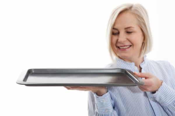 Choose The Right Baking Tray Material