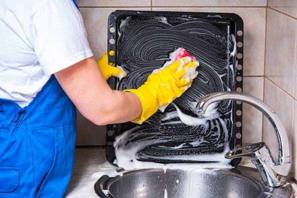 How To Clean Heavily Stained Non Stick Baking Trays