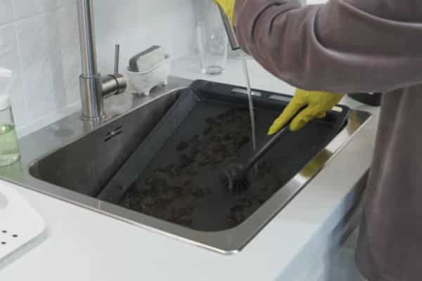 Common Mistakes That Damage Non Stick Baking Trays