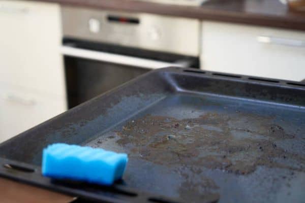 Cleaning Aluminum Baking Trays