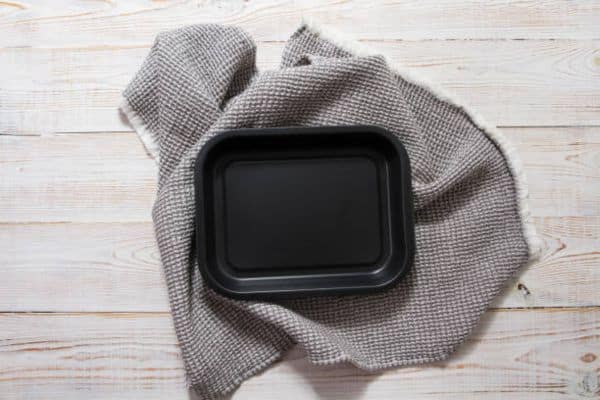 Are Scratched Non Stick Baking Trays Dangerous?