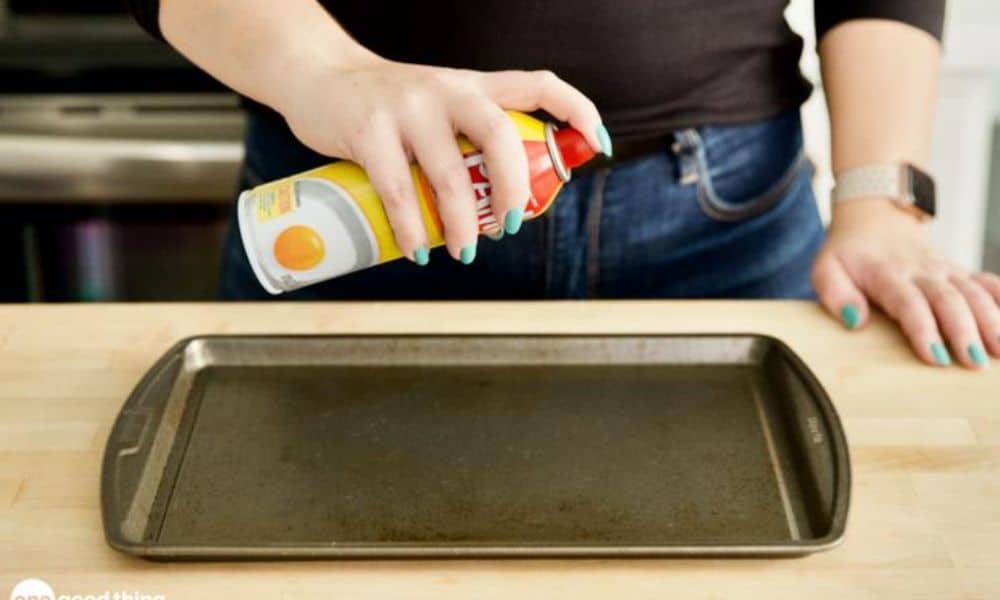 How To Grease Baking Tray For Cookies