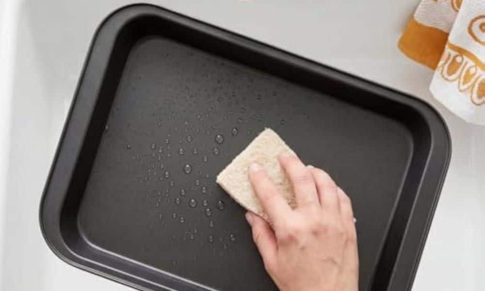 How To Protect Non Stick Baking Trays