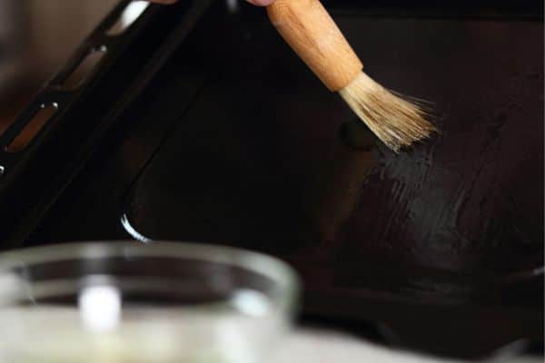 How To Grease Baking Tray For Cookies Step By Step