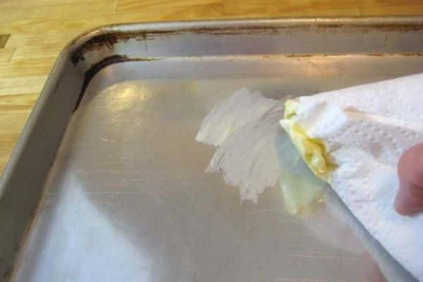 Common Mistakes When Greasing Cookie Trays