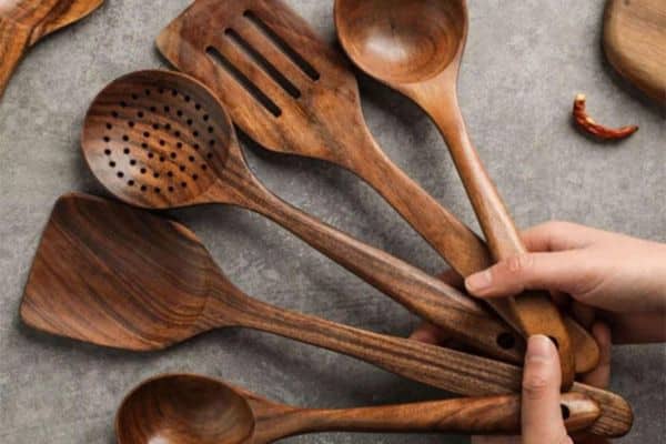 Avoid Using Metal Utensils