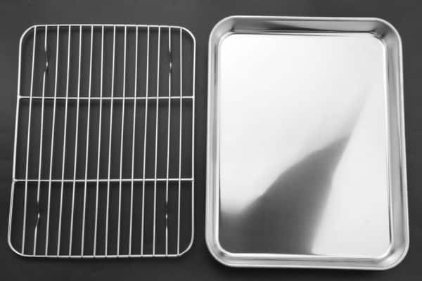 Understand The Different Baking Tray Materials
